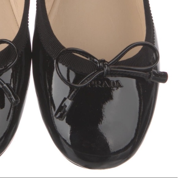 Prada Leather Ballet Flats🔥$375 NO VISIBLE SIGNS of damage,They are EVERYTHING! - Picture 4 of 16